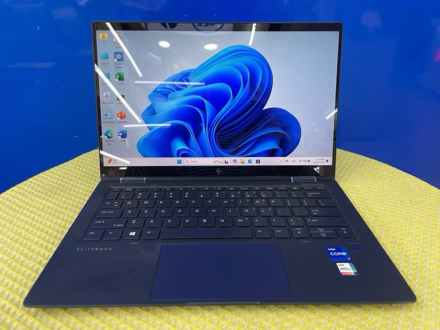 HP EliteBook Dragonfly G2 x360 13” i7 11th Gen